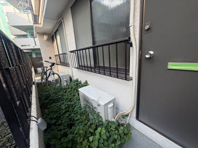 シャトルMのエントランス|建物の内部です
