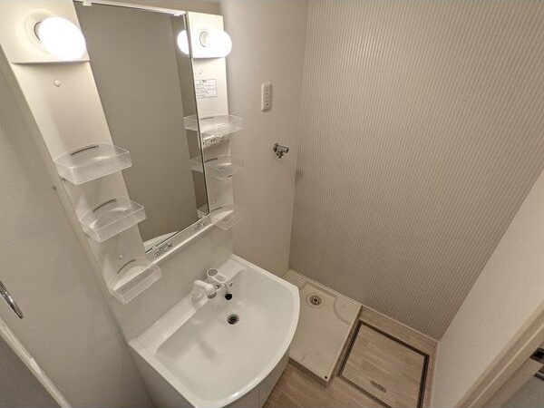 CASA名駅西の洗面所