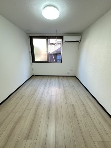 こちらの居間で趣味の時間をお楽しみください