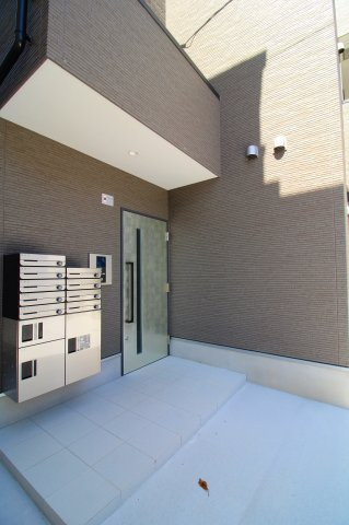 platino片野のエントランス