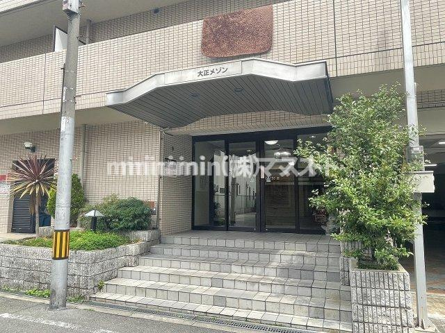 大阪市大正区三軒家西３丁目の賃貸マンションのエントランス