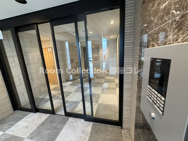 プレサンス名古屋ルクソリアのエントランス|※同物件他部屋写真
反転、色違いの場合有
現況優先