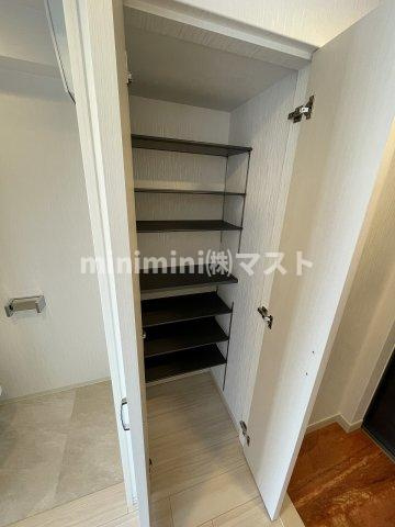 大阪市大正区泉尾１丁目の賃貸マンションの収納