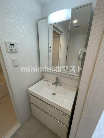 大阪市大正区泉尾１丁目の賃貸マンションの洗面所