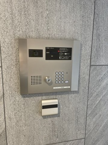 ユニハイム茨木永代町のエントランス