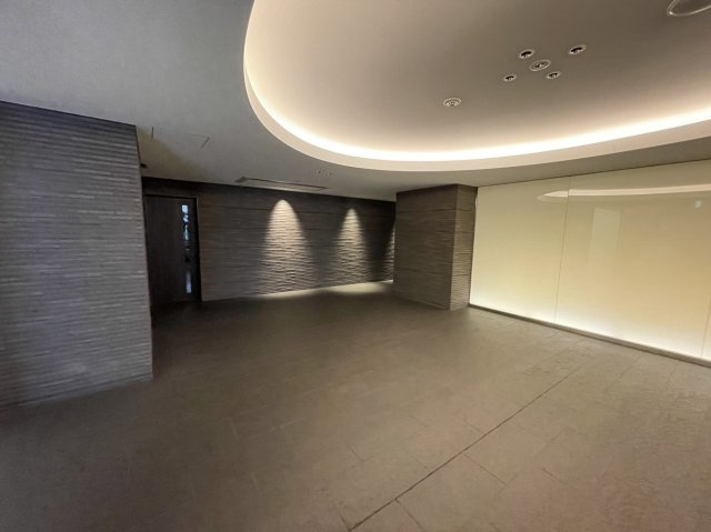 ドゥーエ立売堀のロビー