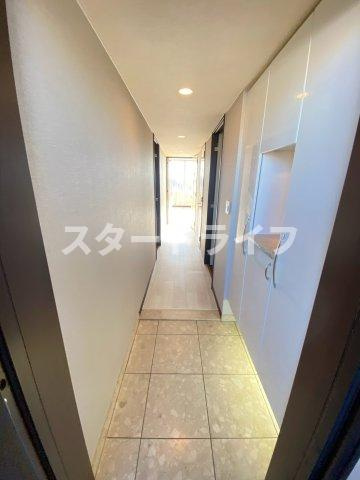 大阪市淀川区野中北１丁目の賃貸マンションの玄関