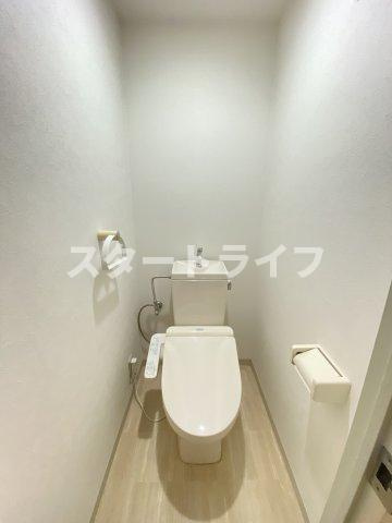 大阪市淀川区十三東１丁目の賃貸マンションのトイレ