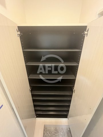 フェリシアの内装|シューズボックス
