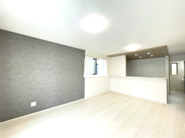 『八王子市新築戸建て』八王子市石川町1458【仲介手数料無料】　７期の居間・リビング|～仲介手数料無料☆八王子ひなた不動産～　八王子市石川町　新築戸建て