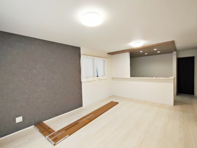 『八王子市新築戸建て』八王子市石川町1458【仲介手数料無料】　７期の居間・リビング|～仲介手数料無料☆八王子ひなた不動産～　八王子市石川町　新築戸建て