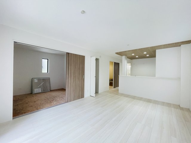 『八王子市新築戸建て』八王子市石川町1458【仲介手数料無料】　７期の居間・リビング|～仲介手数料無料☆八王子ひなた不動産～　八王子市石川町　新築戸建て