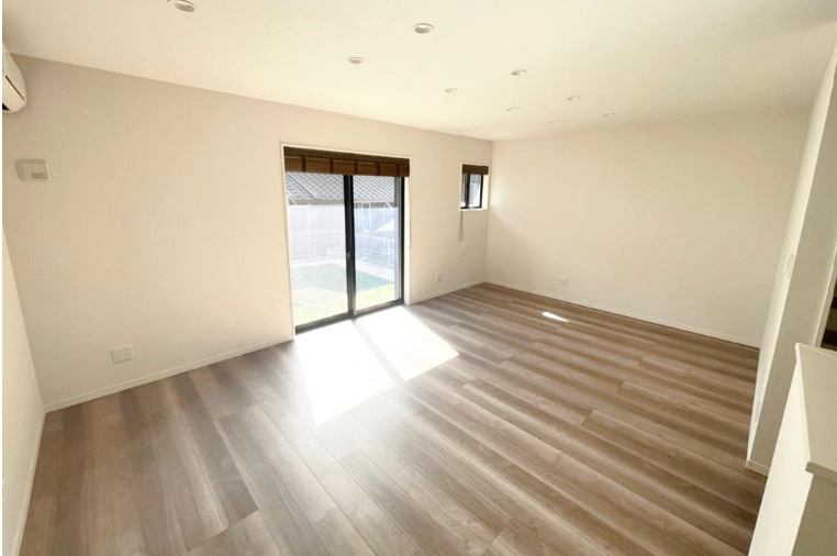 東海市中ノ池1丁目　中古戸建の居間・リビング