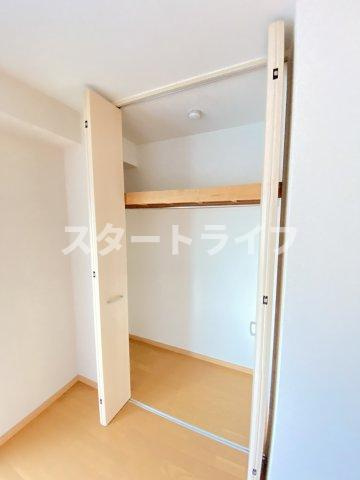 大阪市淀川区東三国４丁目の賃貸マンションの収納