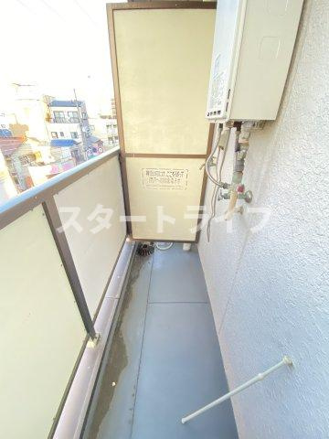 大阪市淀川区東三国４丁目の賃貸マンションのバルコニー