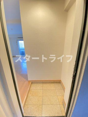 大阪市淀川区東三国４丁目の賃貸マンションの玄関