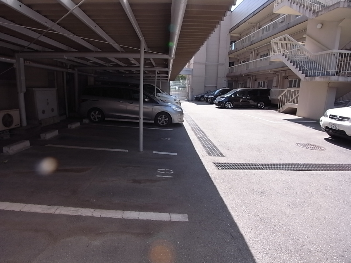 №3香里ニューハイツの駐車場