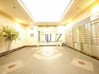 グリフィン横浜反町公園弐番館のエントランス
