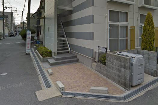 レオパレスミズキのエントランス