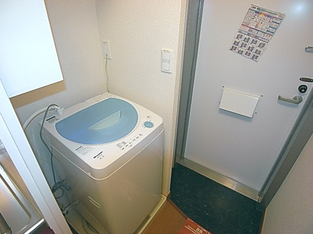 レオパレスミズキの玄関