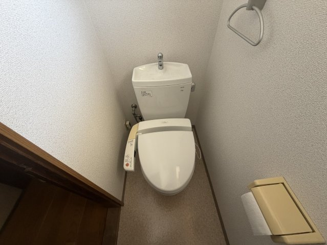 黒原城内町戸建貸家のトイレ