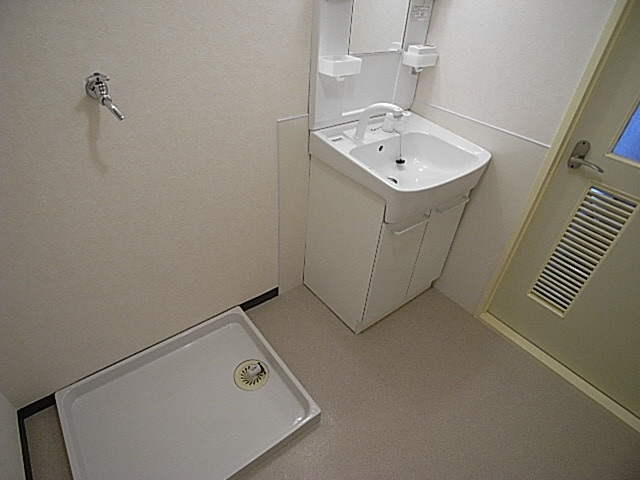 ラフォール寝屋川Bの洗面所