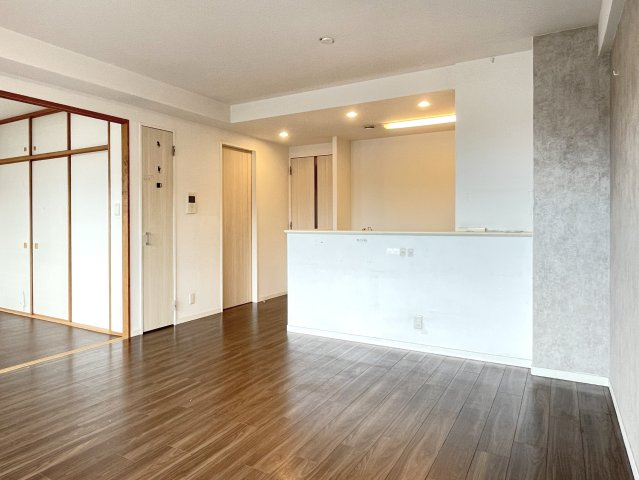 アルファステイツ下松市役所前のキッチン|室内はオールフローリングです