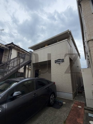 横浜市神奈川区斎藤分町のアパートの外観