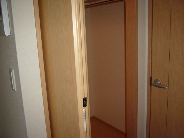横浜市神奈川区斎藤分町のアパートの収納