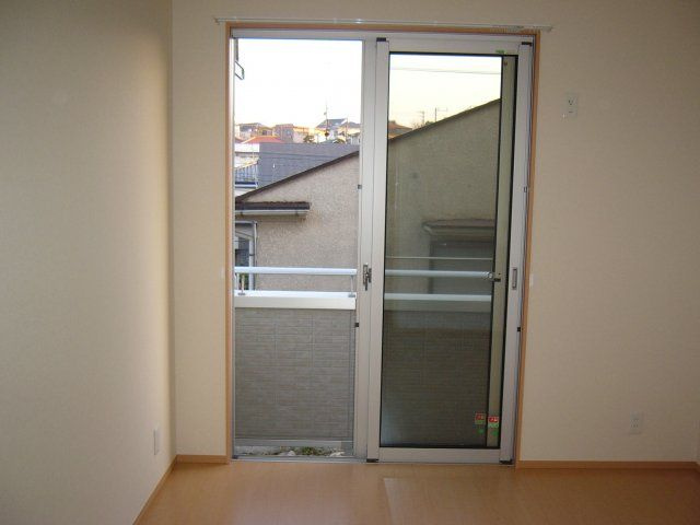 横浜市神奈川区斎藤分町のアパートの居間・リビング