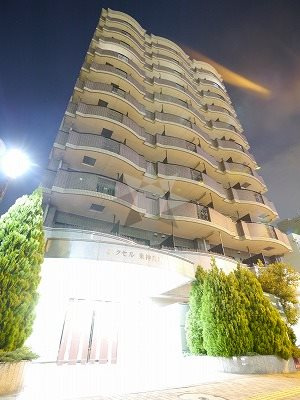 エクセル東神奈川の外観
