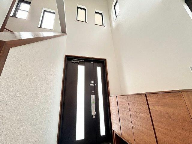 宇都宮市鶴田町　３ＬＤＫ　中古住宅の玄関