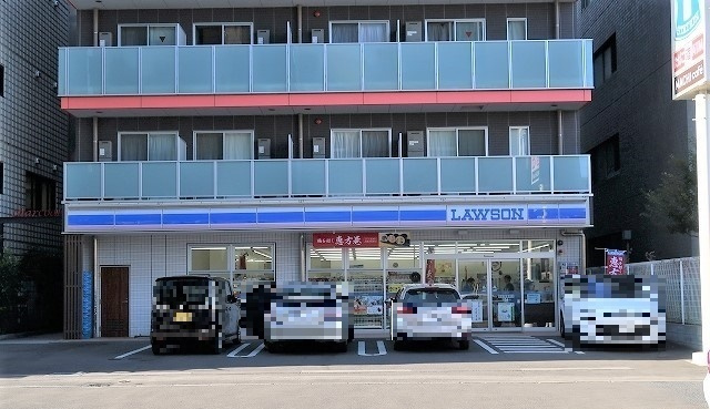 シェーナの周辺|コンビニ「ローソン港北警察署前店まで17m」