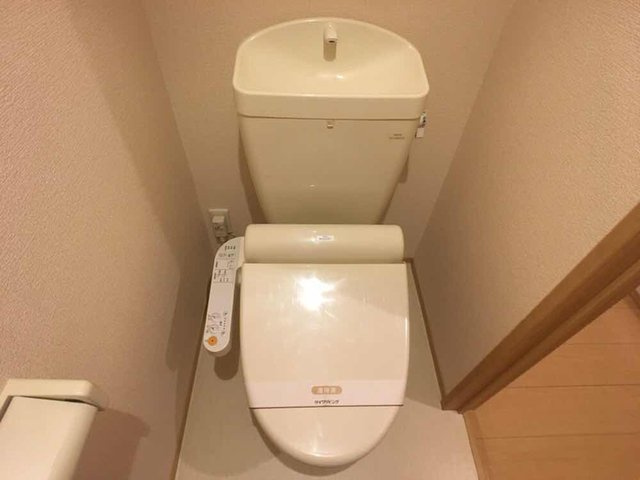 アーバンハイツのトイレ|温水洗浄便座付きトイレです。
