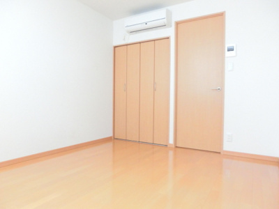 ★家具のカラーを合わせやすいナチュラルな内装のお部屋です★