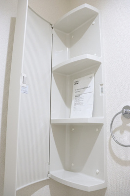 ★トイレにも収納棚★