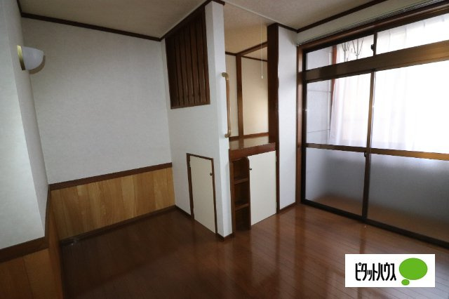 本町山岸ハイツの居間・リビング