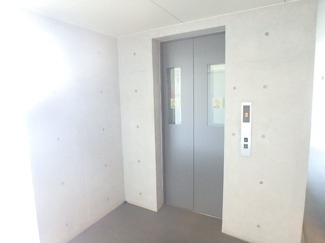 ★重い荷物もエレベーターでラクラク★