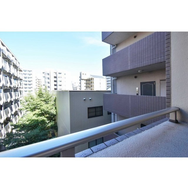 CASSIA江坂の展望