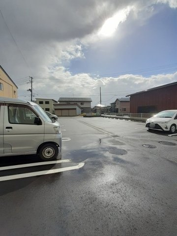 グランノーヴァの駐車場