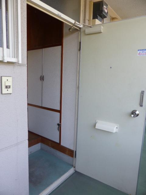 ヒルズ池下　Ａ棟の玄関