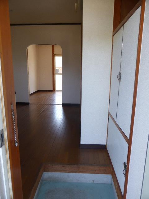 ヒルズ池下　Ａ棟の玄関