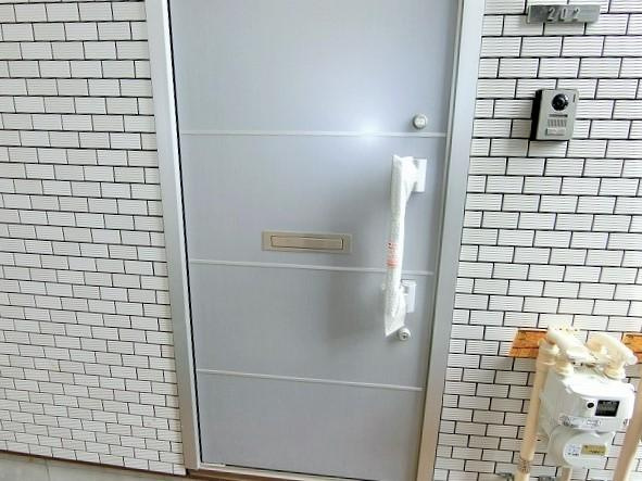 プルメリア幕張の玄関