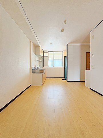 田中ビルの居間・リビング