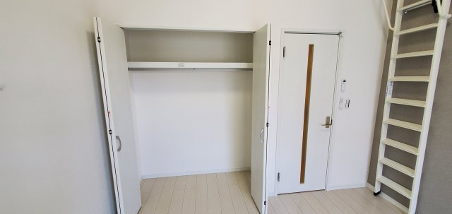 横浜市鶴見区上の宮１丁目のアパートの収納