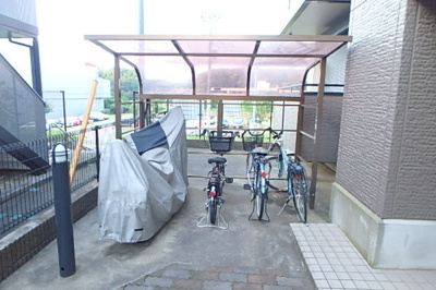 屋根付の駐輪場♪
