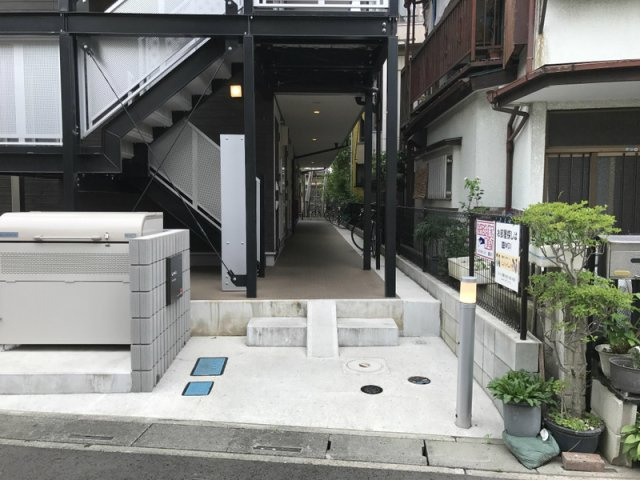 リブリ・MILOのエントランス