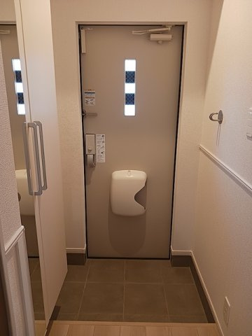 サン番館の玄関
