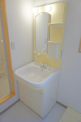 忙しい朝に嬉しい独立洗面所です
