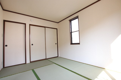 6畳和室押入れ付きです♪